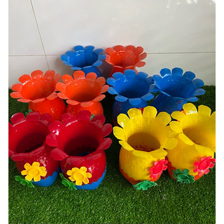 Chậu tái chế. 1 Chậu trồng cây. Màu bằng sơn xịt,  rửa nước được. Nhóm 8