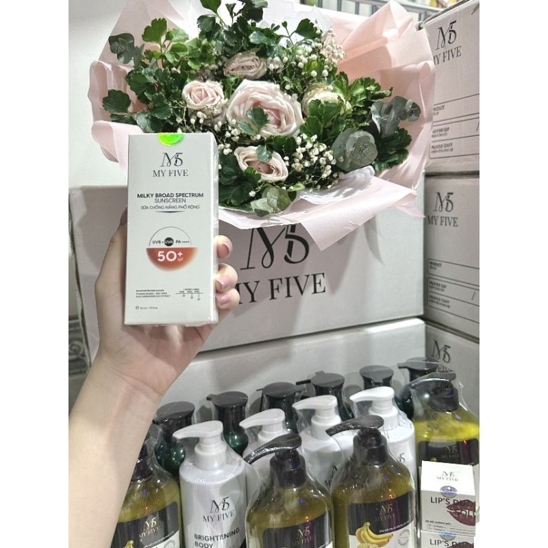 Kem sữa chống nắng phổ rộng