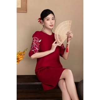 SWANLAKE | Váy Đầm Nữ Suông Cổ Tròn Thêu Hoa Tay Bí Lỡ Vải Linen Thanh Lịch Công Sở Có Túi D12013