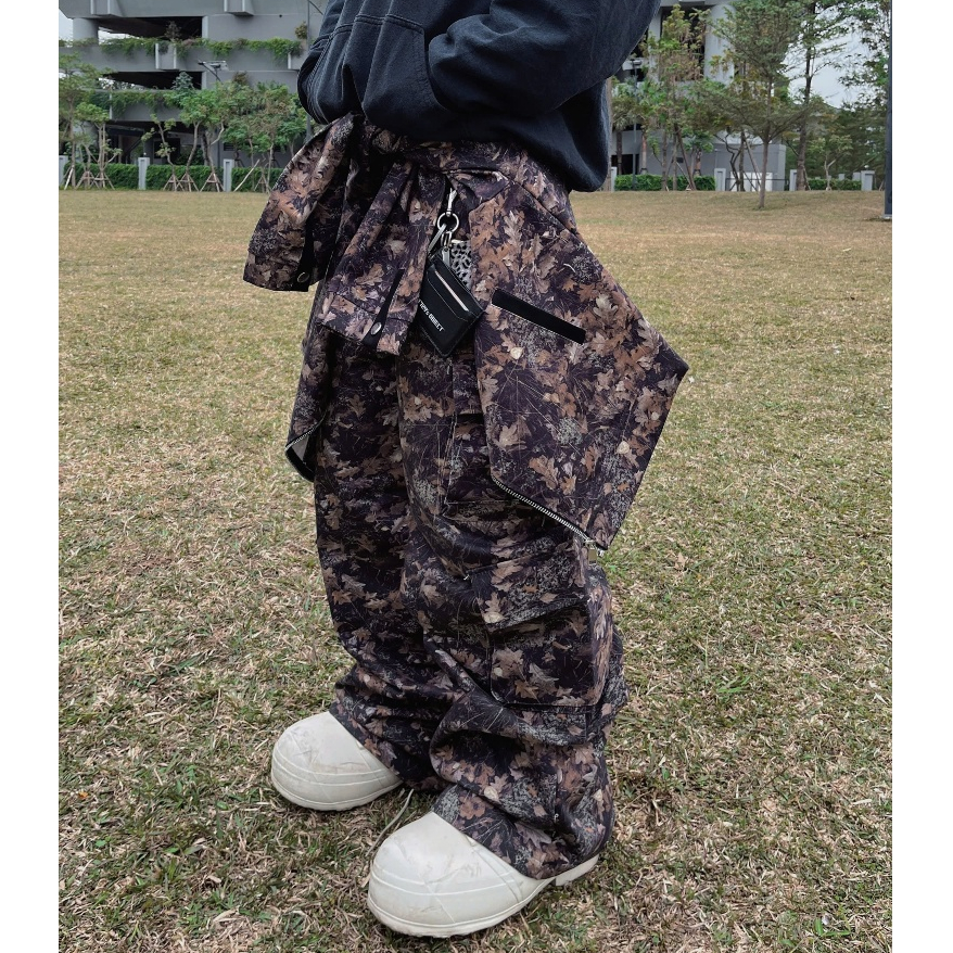 Bad Choices | Quần dài kaki suông họa tiết Lá Rừng phong cách StreetStyle