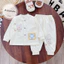 Bộ Nỉ Thu Đông AKIMON Cho Bé Trai Bé Gái Sơ Sinh 3-9kg nền kem phối màu mềm mịn giữ nhiệt AK01 Đậu Đậu Store