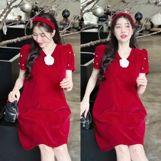 Đầm bầu dáng suông cổ tim Viba V68 màu đỏ vải nhung  kèm hoa