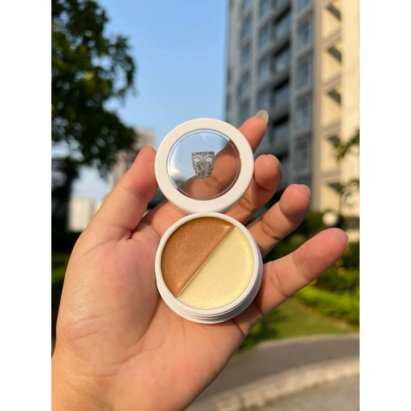 Light sáng+khối chiết Kryolan hàng chính hãng, giúp việc make up tiện lợi. Hàng hiệu giá hạt dẻ.