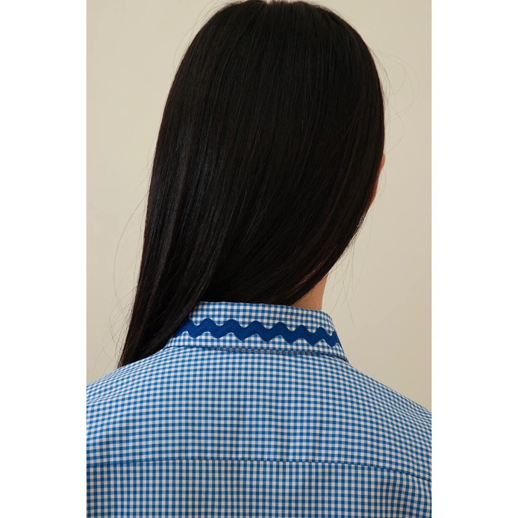 TheBlueTshirt - Áo sơ mi kẻ sọc caro tay lửng phồng nhẹ cổ viền zigzag lace cho nữ - Checked Treasure Shirt - Women