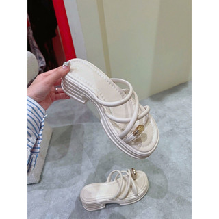 Dép Bánh Mì Xỏ Ngón Đồng Hàng Nhập QC Fullbox / Mieo Shoes D2843 D2844