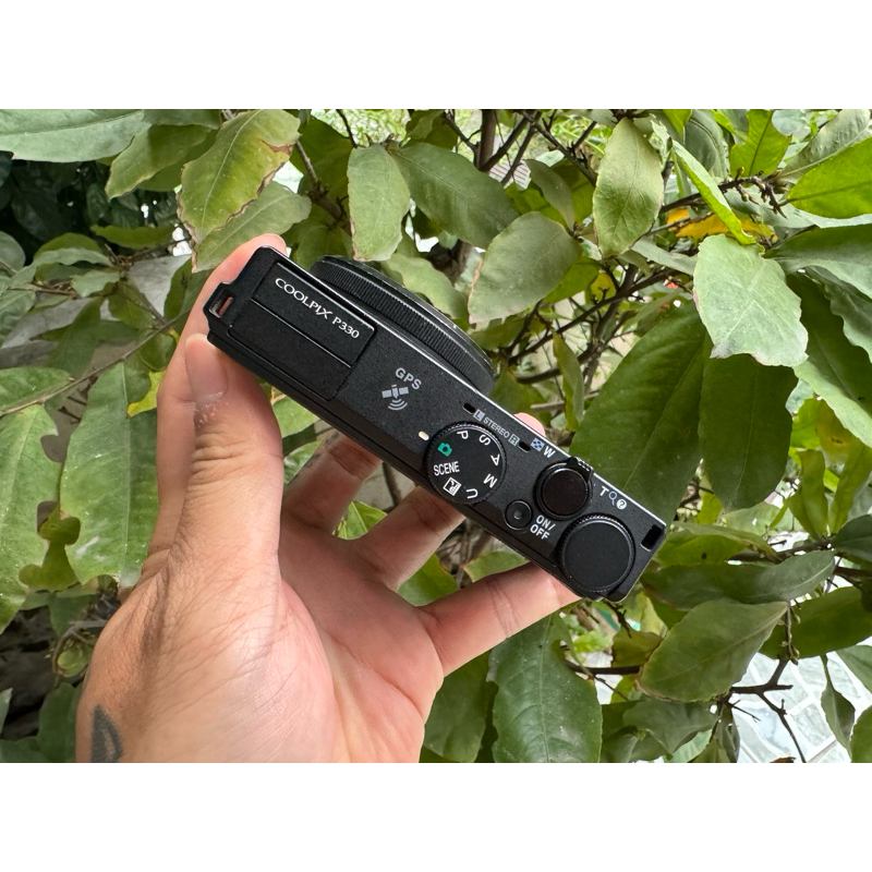 Máy ảnh Nikon P330 Nikon Coolpix P330 Digital Camera, White Adorama