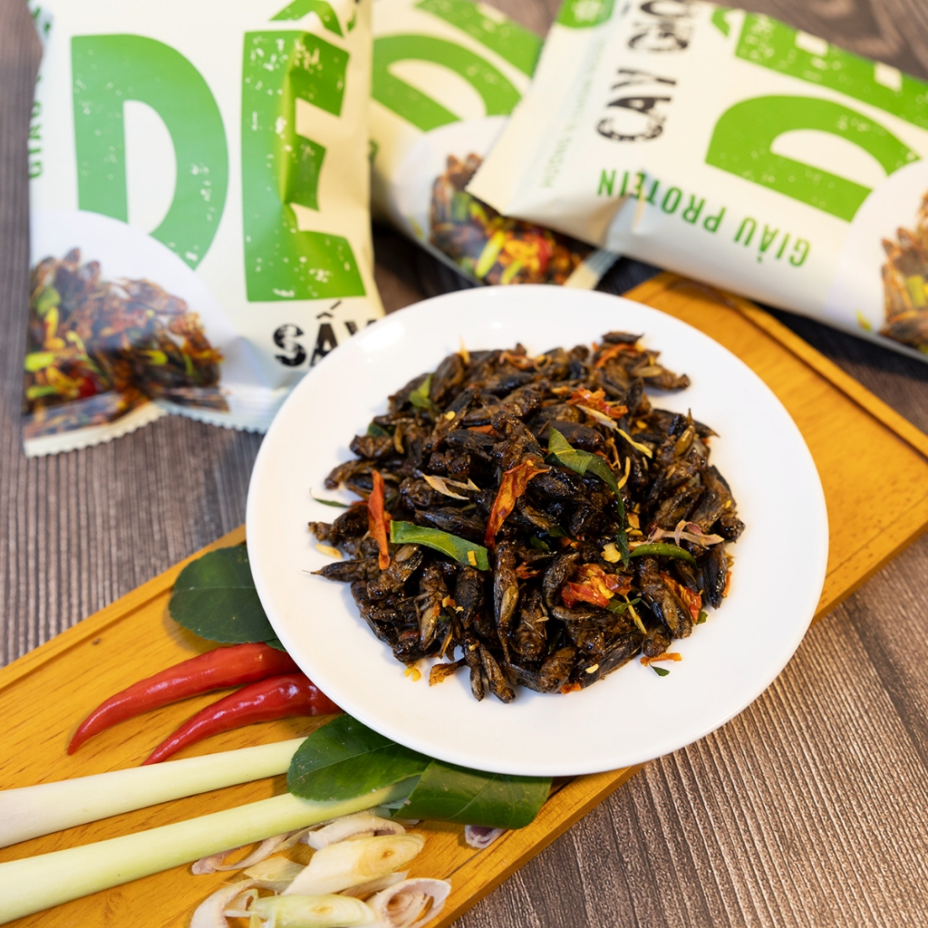 Dế Mèn, Dế Thái Vàng, Dế Sấy Cay Giòn Mồi Nhậu, Món Nhậu - Crispy Spicy Dried Crickets – High Protein Snack