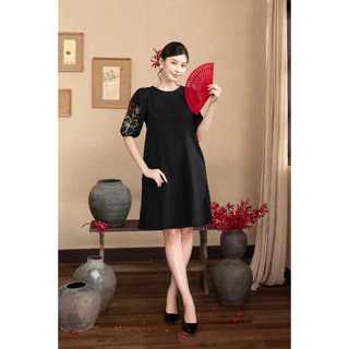SWANLAKE | Váy Đầm Nữ Suông Cổ Tròn Thêu Hoa Tay Bí Lỡ Vải Linen Thanh Lịch Công Sở Có Túi D12013