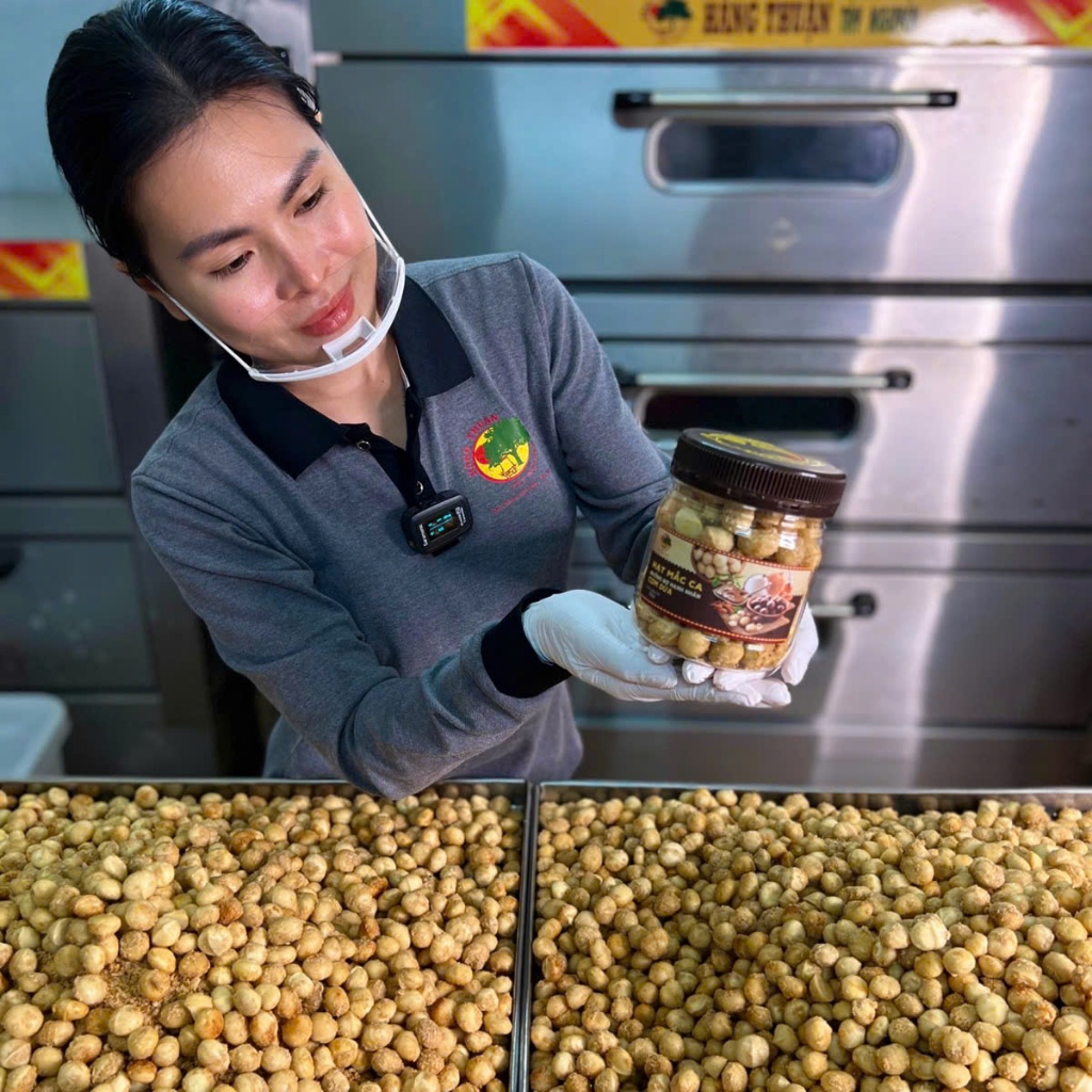 Hạt Mắc Ca Nướng Bơ Hạnh Nhân Cơm Dừa Hằng Thuận Tây Nguyên