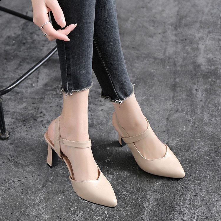 🔥Còn hàng🔥Giày cao gót nữ da mềm mũi nhọn 6p trắng và đen （cỡ 34-42）