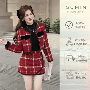Set bộ áo váy GUMIN thiết kế dạ kẻ đỏ gồm áo dáng ngắn phối nơ ngực kèm chân váy vạt chéo sang trọng