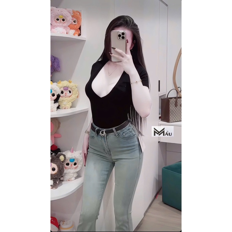 Áo body dáng ngắn cổ tim phối gì cũng siu xinh
