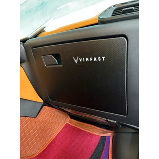 Tấm dán chống xước bảo vệ cốp ghế phụ dành cho xe VINFAST( tấm dán chất liệu Carbon Air Fiber).