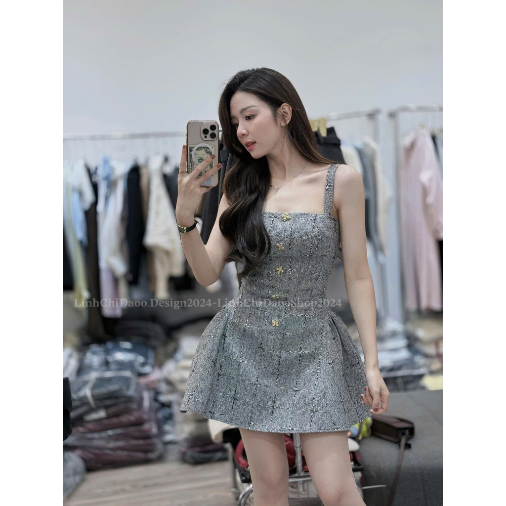 Set bộ đồ váy 2 dây dáng ngắn đính tag đá kèm áo choàng dài tay sang chảnh, Set bộ đồ váy 2 dây phối áo choàng basic