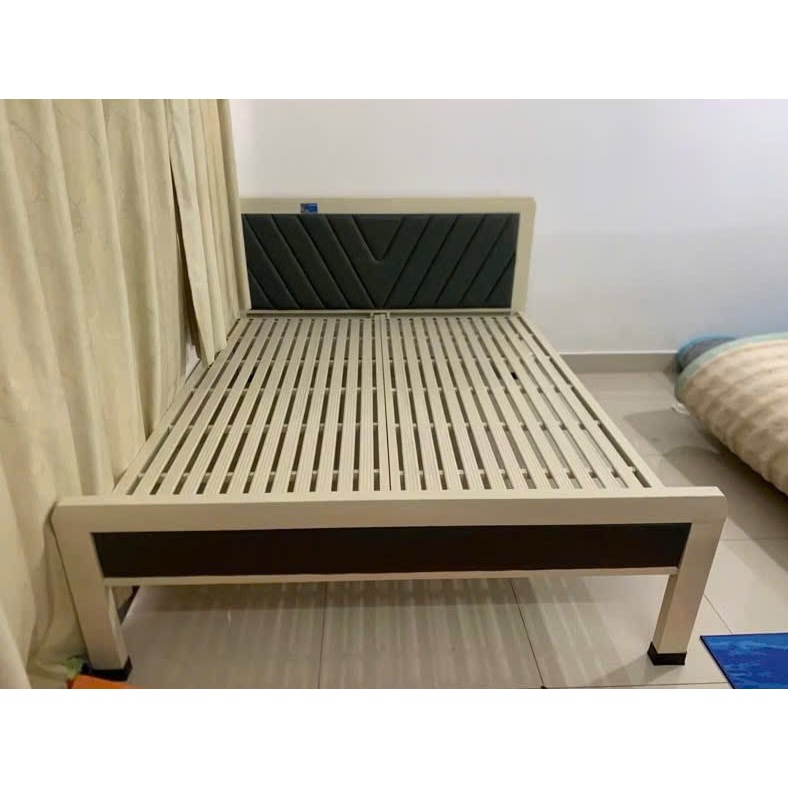 Giường sắt đơn khung hộp vuông 4x8 cao cấp.