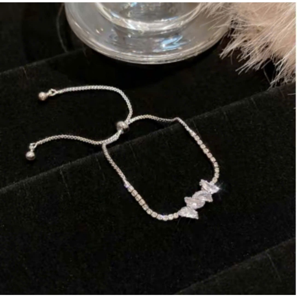 Vòng tay đính đá pha lê cao cấp với họa tiết trái tim, bướm và charm độc đáo, tỏa sáng rực rỡ, phụ kiện thời trang