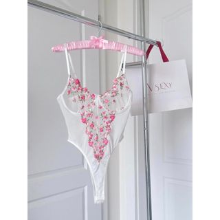 Đồ nội Y ren lưới pha tỉ mỉ Soda Set VSecret