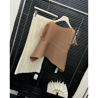 Sét áo cộc tay lò xo nâu + chân váy xuông màu be