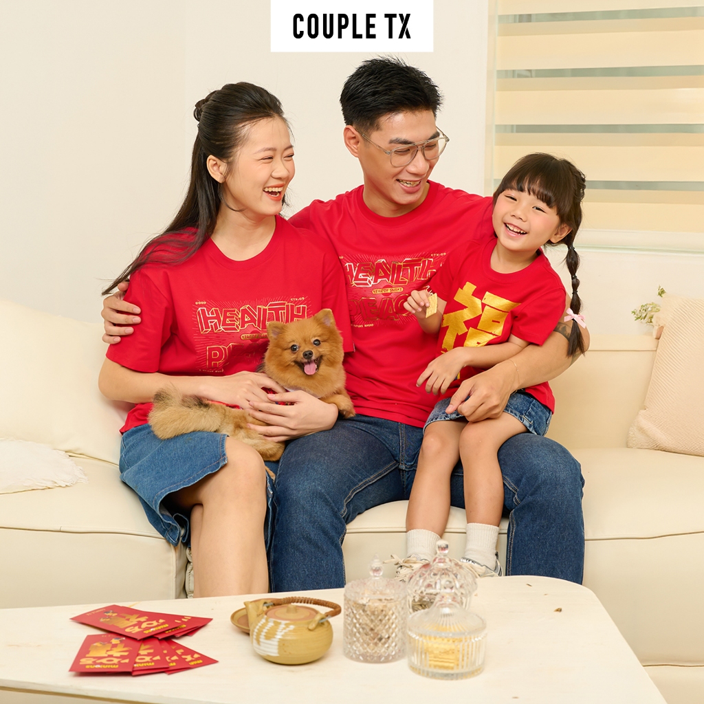 Ảnh Áo Thun Tết 2025 Couple TX Tết 2025 In Kim Tuyến Chữ Health And Peace Vải Cotton Form Regular TS 439 1