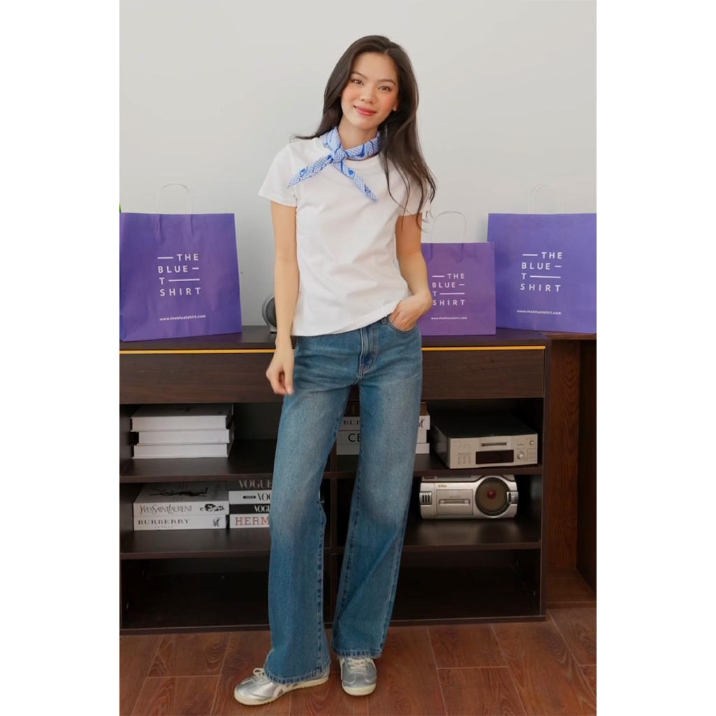 Ảnh TheBlueTshirt - Khăn vuông choàng cổ Bandana cotton màu xanh dương Blue Iconic - WaterBlue Gingham - Women 2