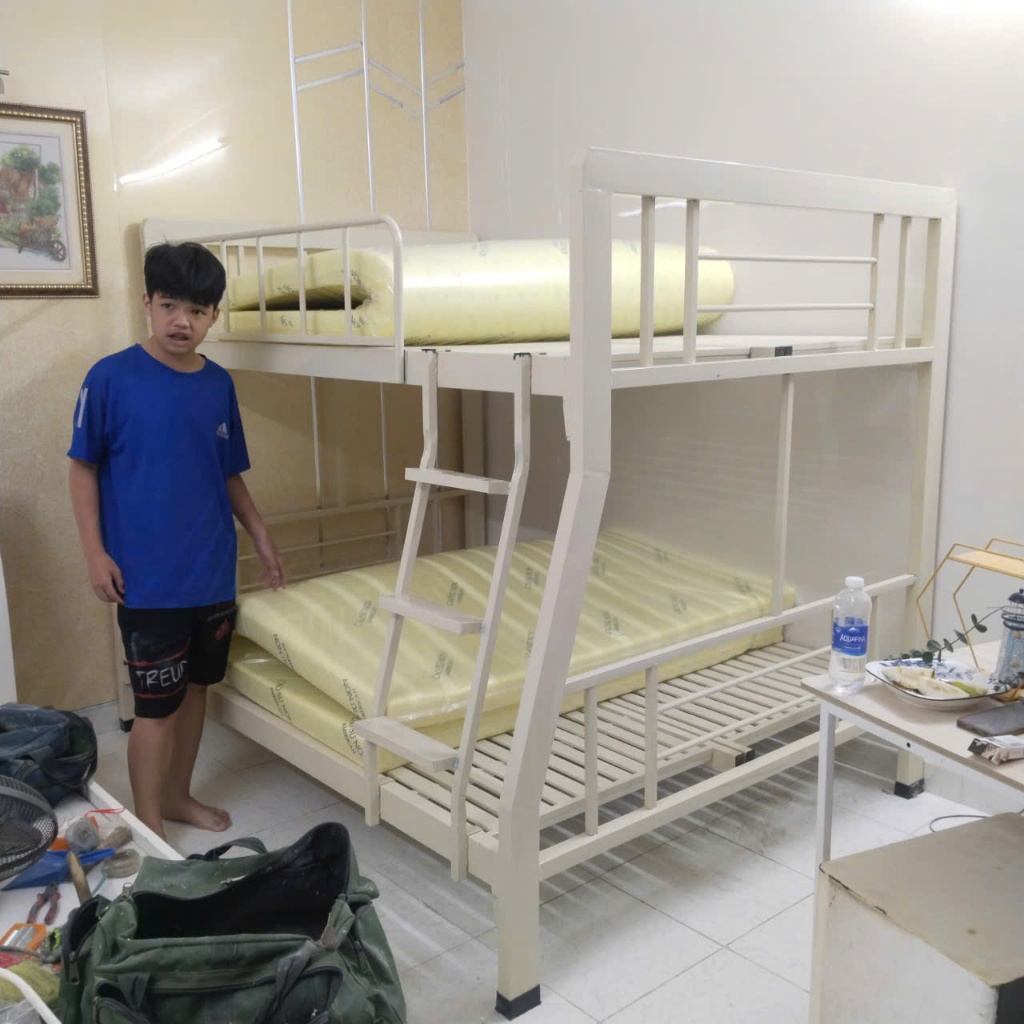 Giường 2 tầng sắt hộp dày dặn chắc chắn - giường 2 tầng sắt.