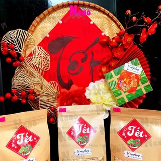 Tem Tết 2026, Tem Dán Decor Trang Trí Hộp Quà, Giỏ Quà, Hộp Bánh, Kẹo, Mứt Ngày Tết, Decal Tươi Sáng, Sẵn Keo Dán