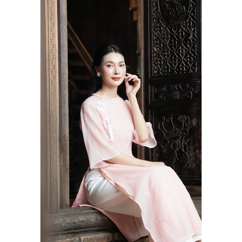 Thời Trang Nữ LASY| Áo Dài Cách Tết Cách Tân Tơ Thêu Hoa Nút Tàu Kèm Ngọc Bội Trẻ Trung  AD0985
