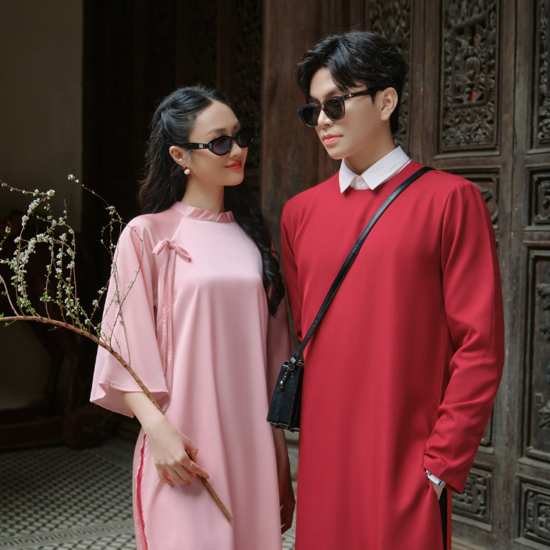 Set áo dài cách tân nam nữ Đỏ,Hồng thiết kế LILA áo dài lụa Tết Phấn Thụy - Hỏa Phong dáng suông
