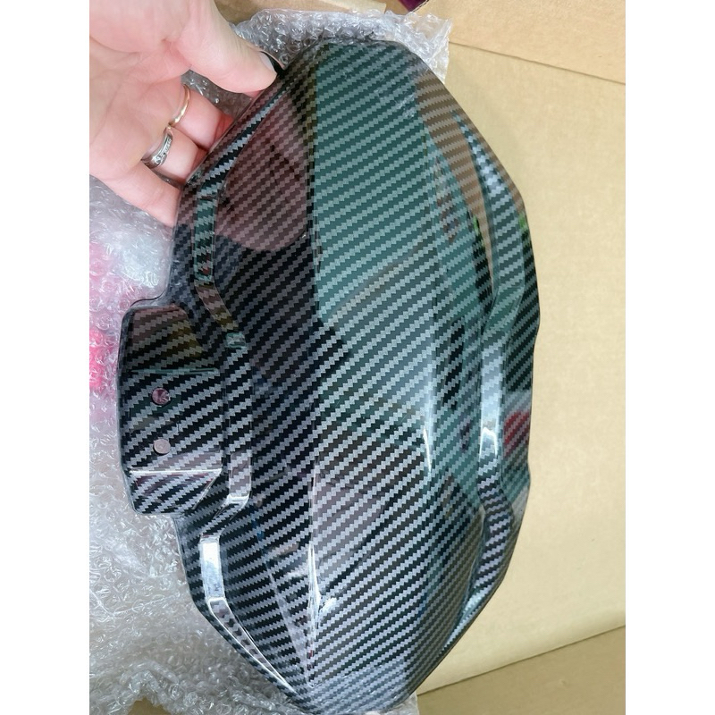 chắn bùn vân carbon ncn v2 gắn xe điện xe máy (loại đẹp)