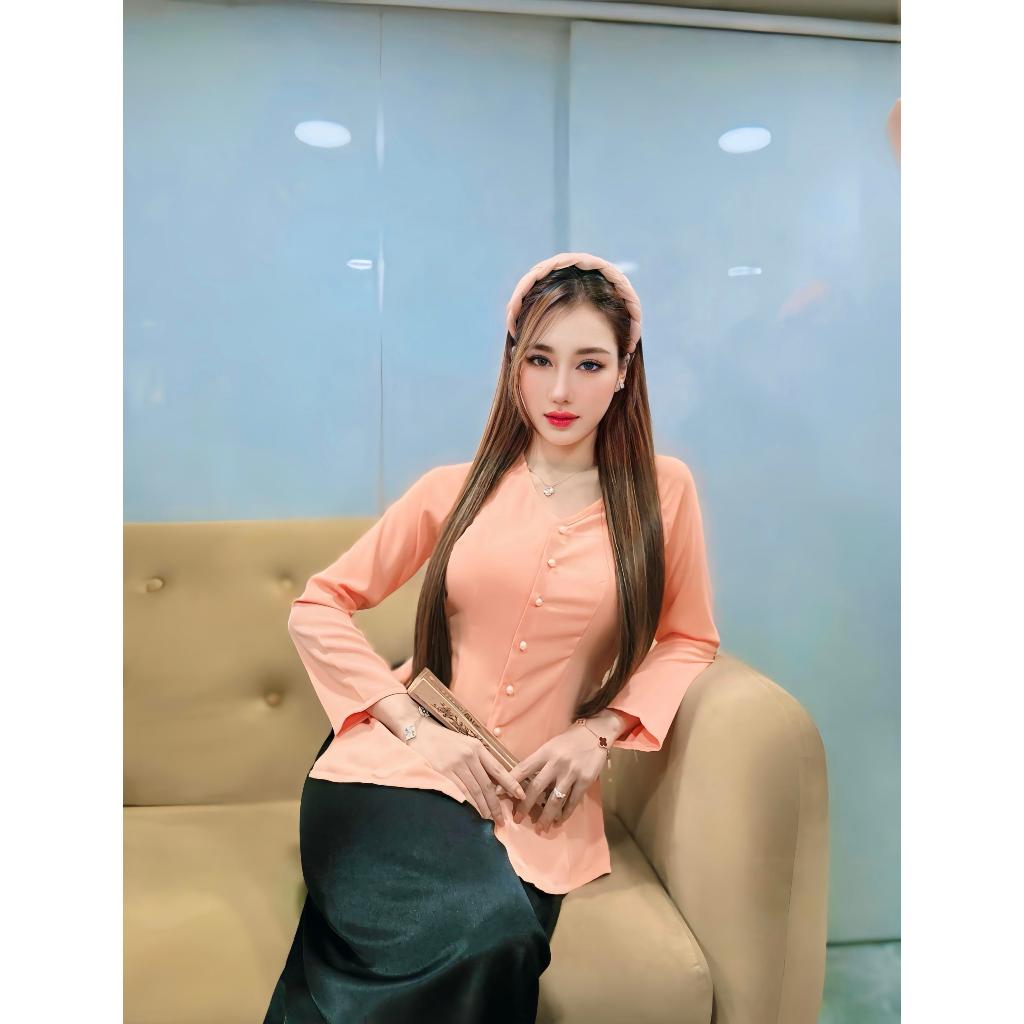 Hân Nguyễn Áo Bà Ba - B.A102 - Bộ Bà Ba Lụa Tầm Ý Cổ Tim Cài Nút Tay Dài