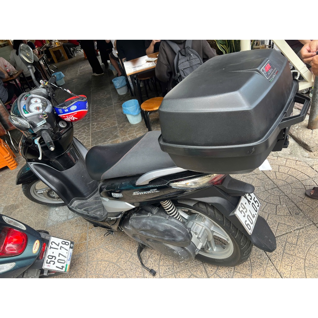 Thùng sau xe máy Givi E20n - Chính hãng Givi 39 lít