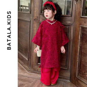 Áo dài đỏ Tết cho bé gái cho bé Batala Kids, ÁO DÀI LÔNG VŨ cao cấp màu đỏ cho bé 10-25kg.