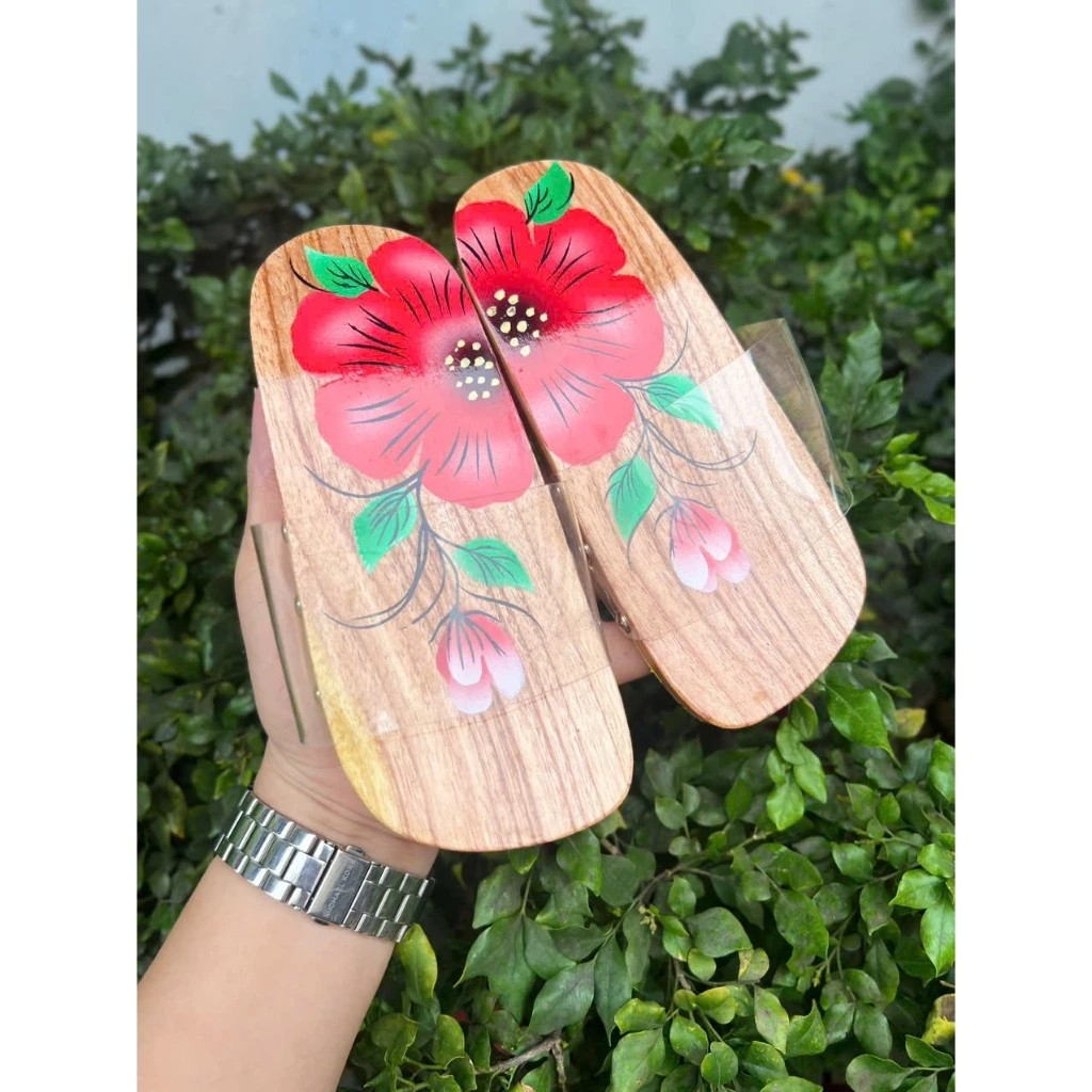 Guốc gỗ cho bé gái quai đen đỏ trắng hoa diện đồ diệu đà ngày tết cho bé