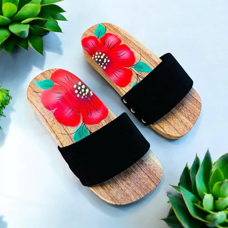 Guốc gỗ cho bé gái quai đen đỏ trắng hoa diện đồ diệu đà ngày tết cho bé