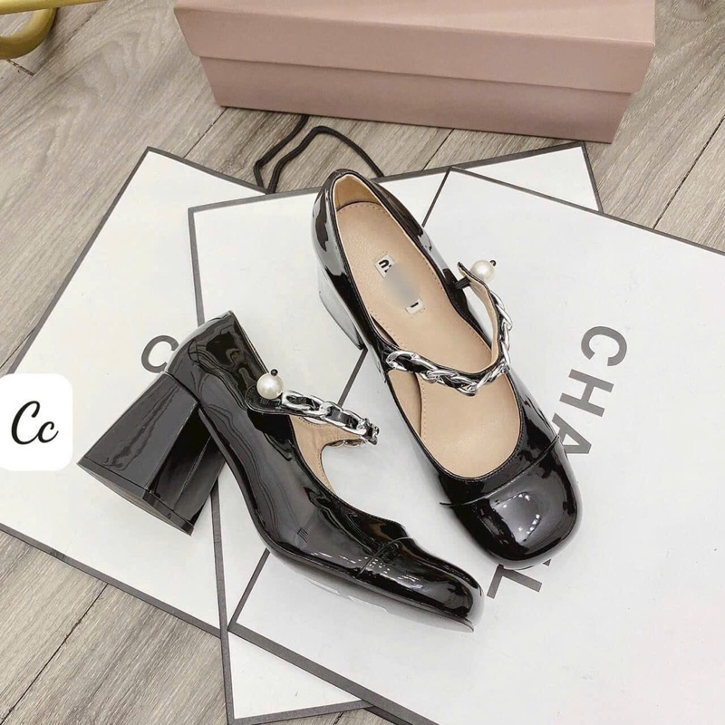 Giầy Cao Gót Đế Vuông Dây Xích 2 Màu Đen Và Trắng Phối Đen Sang Chảnh Nổi Bật - Hàng Cao Cấp Mới Về