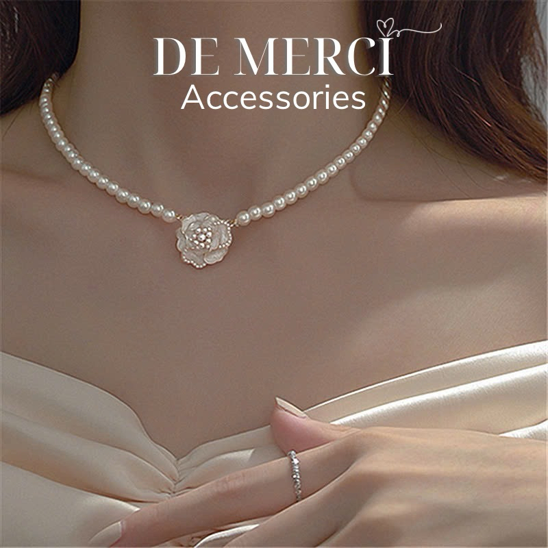 Dây chuyền De Merci Accessories Hoa kết hợp dây ngọc trai tiểu thư