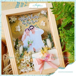 Set hộp quà khung ảnh hoa khô handmade tặng bạn cô dâu chú rể dịp đám cưới, mẫu trắng xanh