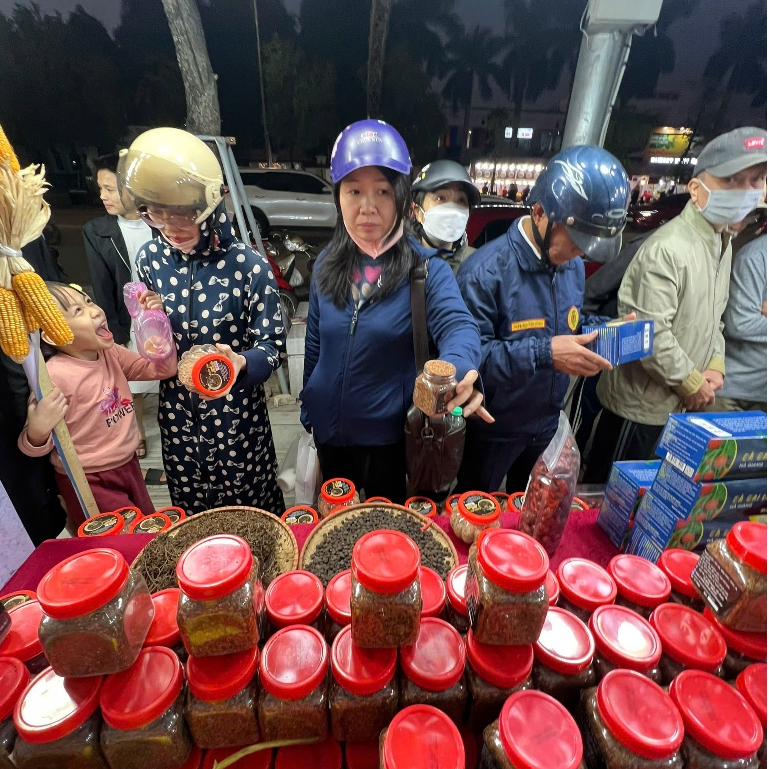 Chẩm Chéo Đặc Biệt Dùng Được Cho Cả Người Ăn Chay
