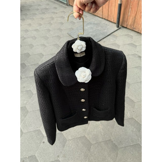 Luci Tweed - Áo tweed đen cổ tròn tag hoa trà - Anne Sudio