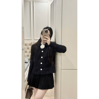 Luci Tweed - Áo tweed đen cổ tròn tag hoa trà - Anne Sudio