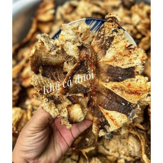 Khô ngon,Khô cá đuối chấm sốt mắm me chua cay mặn ngọt,ngon xuất sắc.
