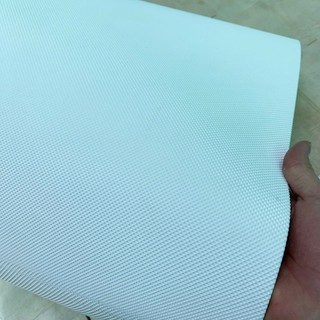 BĂNG TẢI MÁY CÁN BÁNH - băng tải pvc caro trắng kích thước 400mm x 2300mm