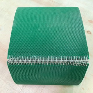 BĂNG TẢI PVC CARO XANH nối ghim