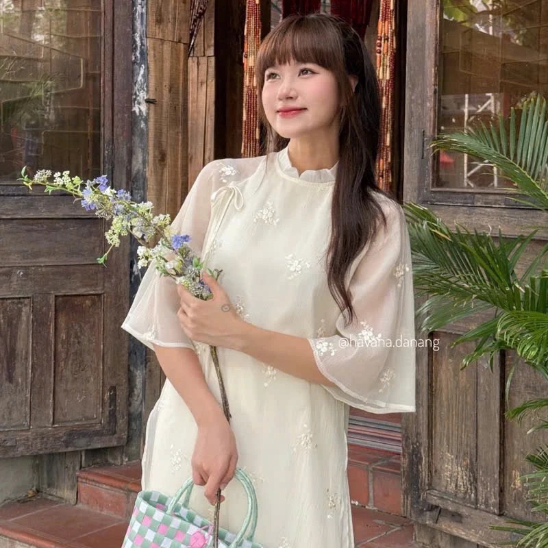 Áo dài Duệ Tư ba màu đỏ hồng be, thêu hoa xoắn ốc, 4 tà 2 lớp