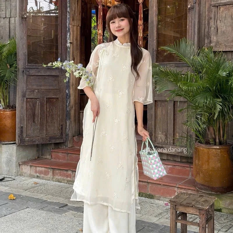 Áo dài Duệ Tư ba màu đỏ hồng be, thêu hoa xoắn ốc, 4 tà 2 lớp