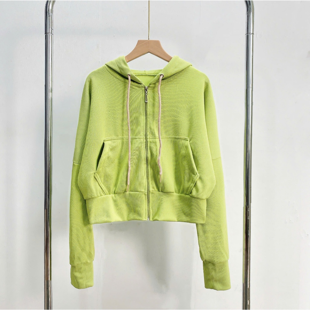 Áo Khoác Thời Trang Bigsize Nữ Tay Dài Dáng Lửng Phom Bomber Vải Xốp Họa Tiết Tam Giác KHOAC5