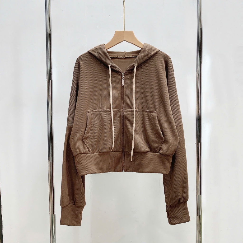 Áo Khoác Thời Trang Bigsize Nữ Tay Dài Dáng Lửng Phom Bomber Vải Xốp Họa Tiết Tam Giác KHOAC5