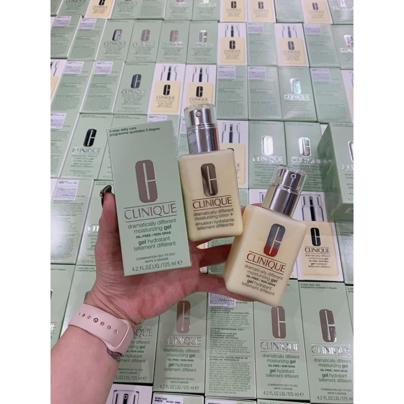 Gel vàng dưỡng ẩm kiềm dầu Clin que hàng Mỹ, giúp da mềm mại, lớp nền bền bĩ.