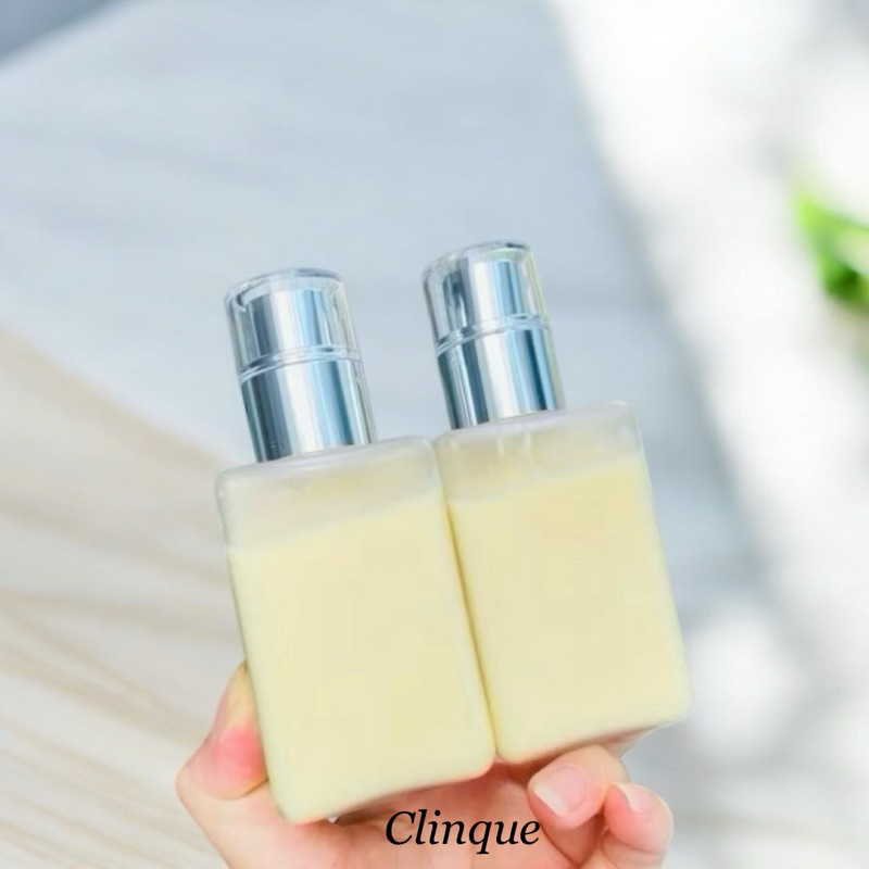 Gel vàng dưỡng ẩm kiềm dầu Clin que hàng Mỹ, giúp da mềm mại, lớp nền bền bĩ.