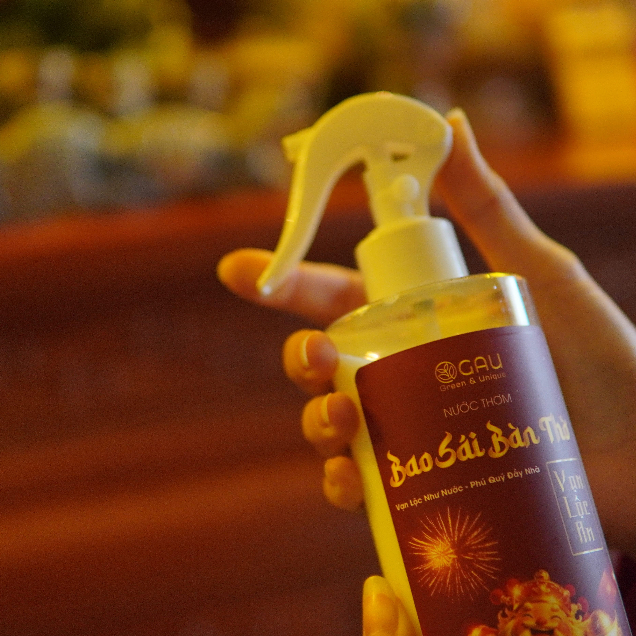 Nước Thơm Bàn Thờ Cao Cấp Vạn Lộc An Vạn Lộc Như Nước - Phúc Quý Đầy Nhà 500ml